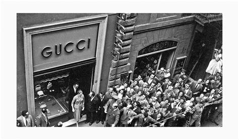 la staffa e la personlità del brand gucci|History of GUCCI .